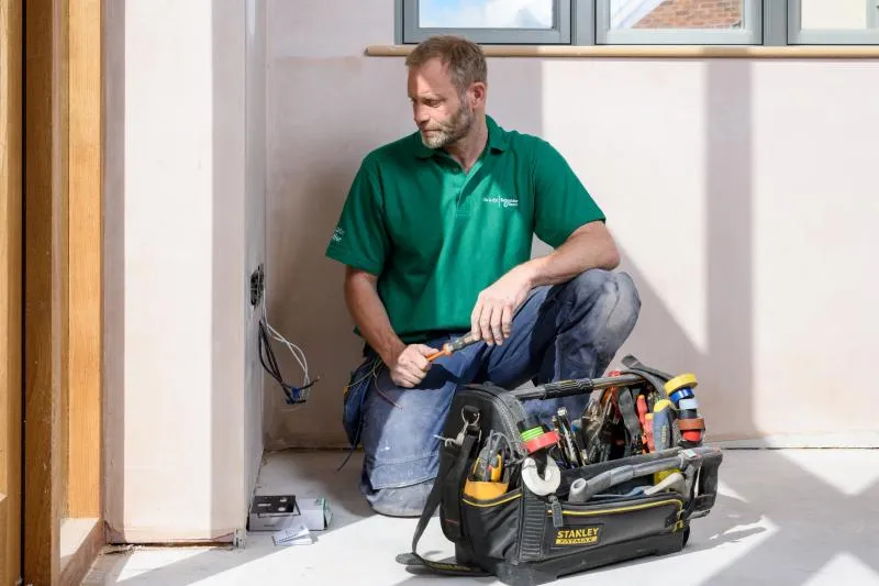 Программа лояльности для электриков и электромонтажников от Schneider Electric Программа лояльности для электриков и электромонтажников от Schneider Electric